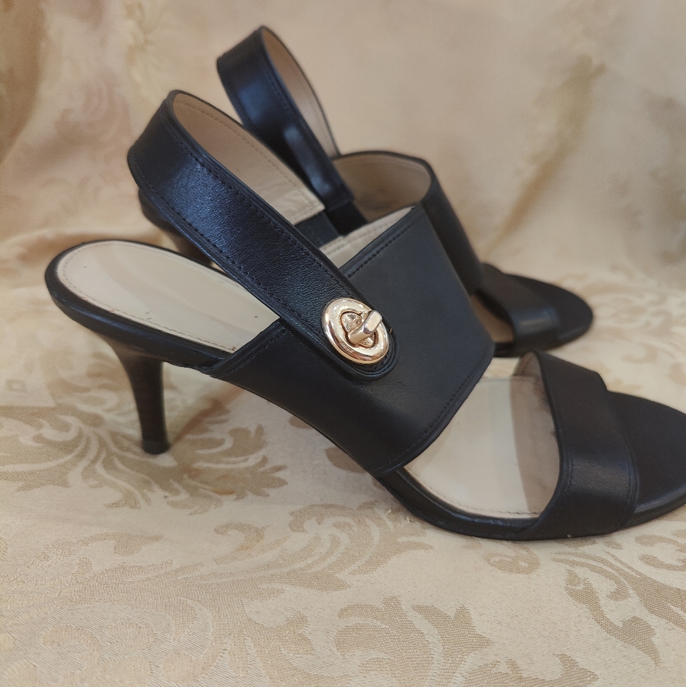 Kitten heels